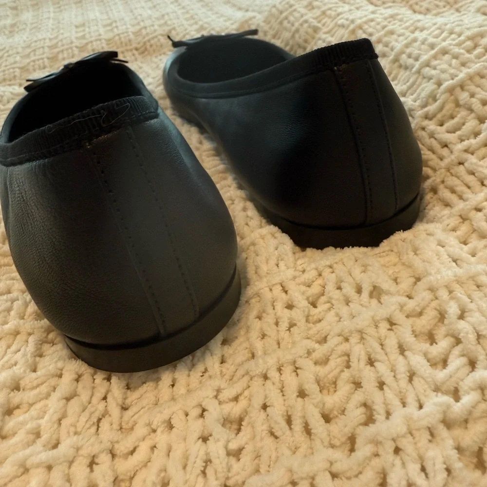 Prada Black Leather Ballet Flats with Triangle Logo - Picture 4 of 6